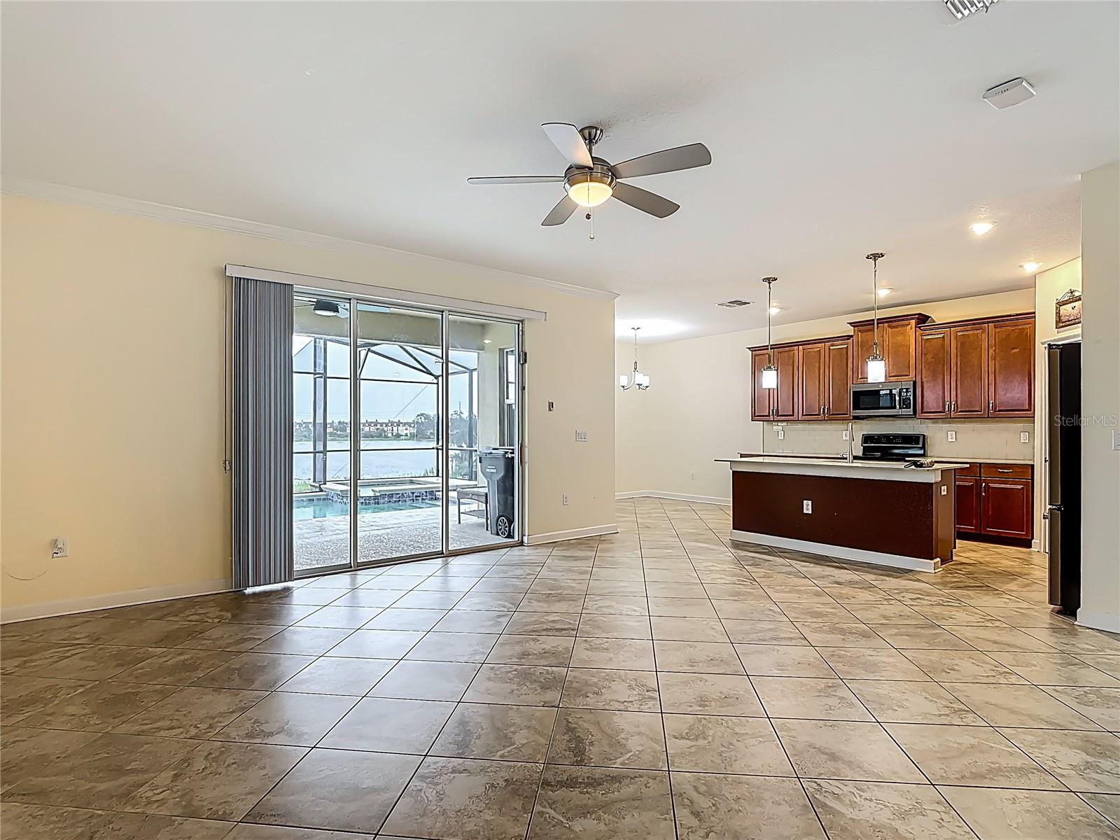 Image 11 of 66 For 2137 Lake Side Avenue
