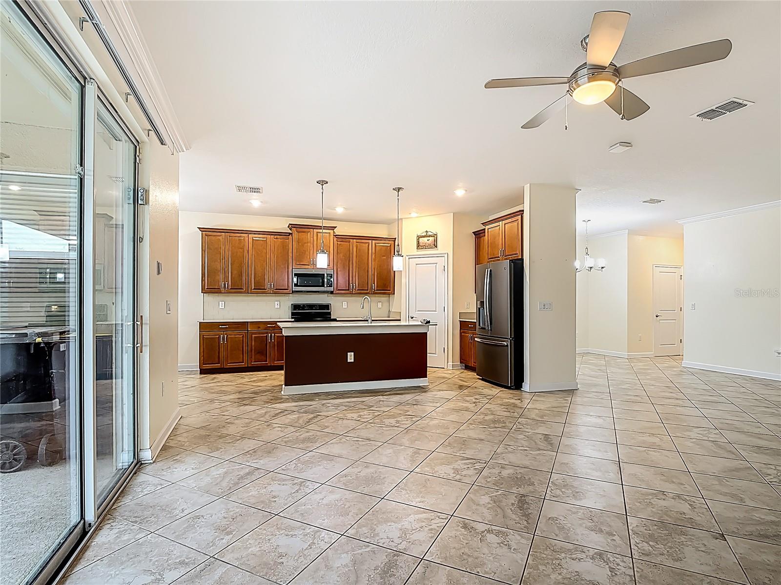 Image 12 of 66 For 2137 Lake Side Avenue