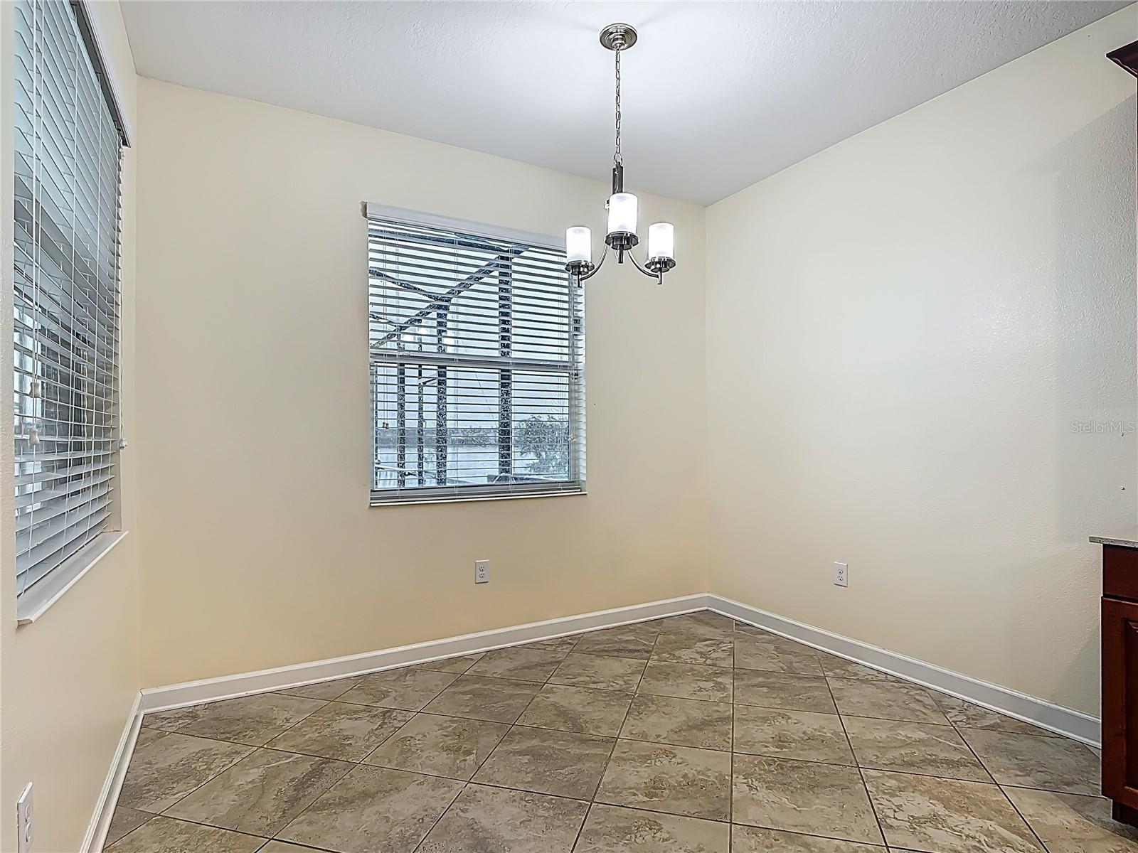 Image 20 of 66 For 2137 Lake Side Avenue