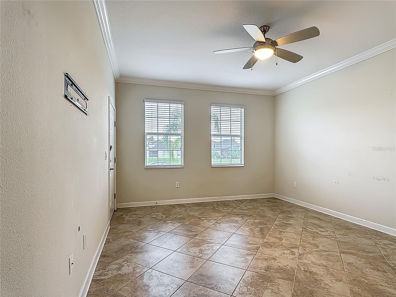 Image 21 of 66 For 2137 Lake Side Avenue