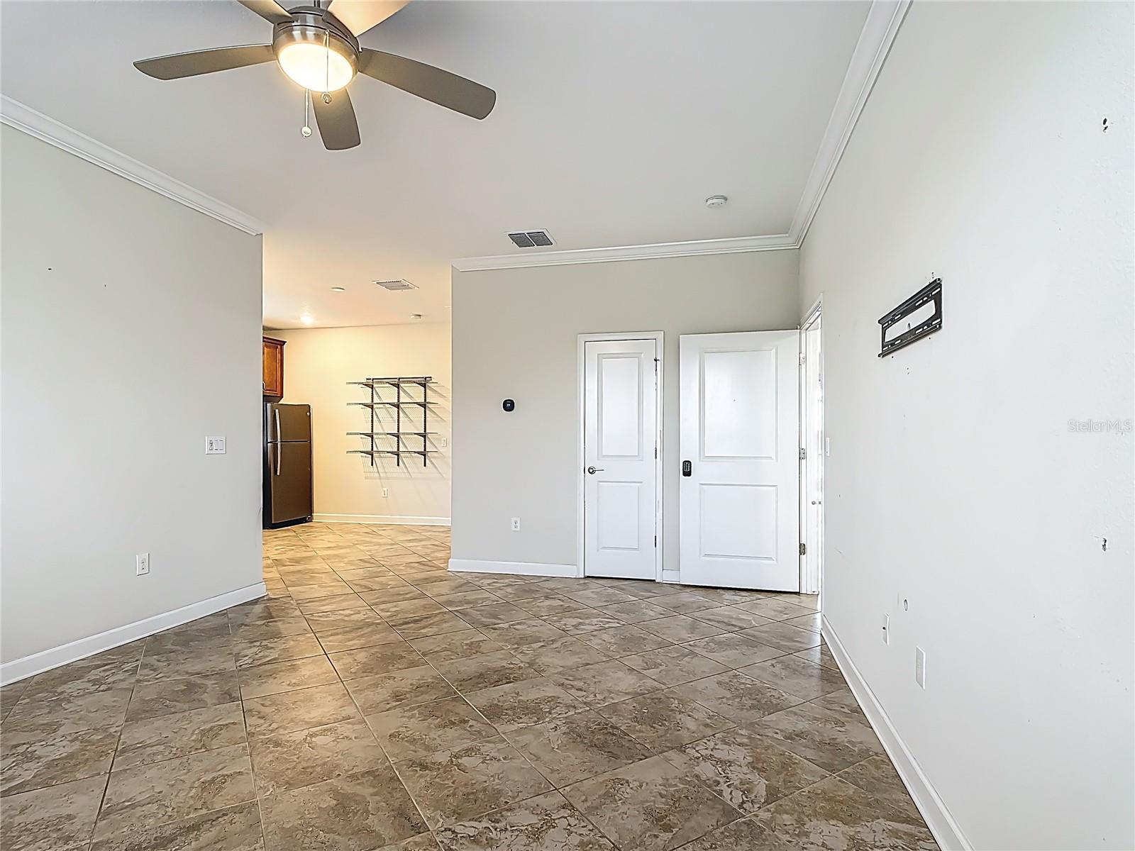 Image 22 of 66 For 2137 Lake Side Avenue