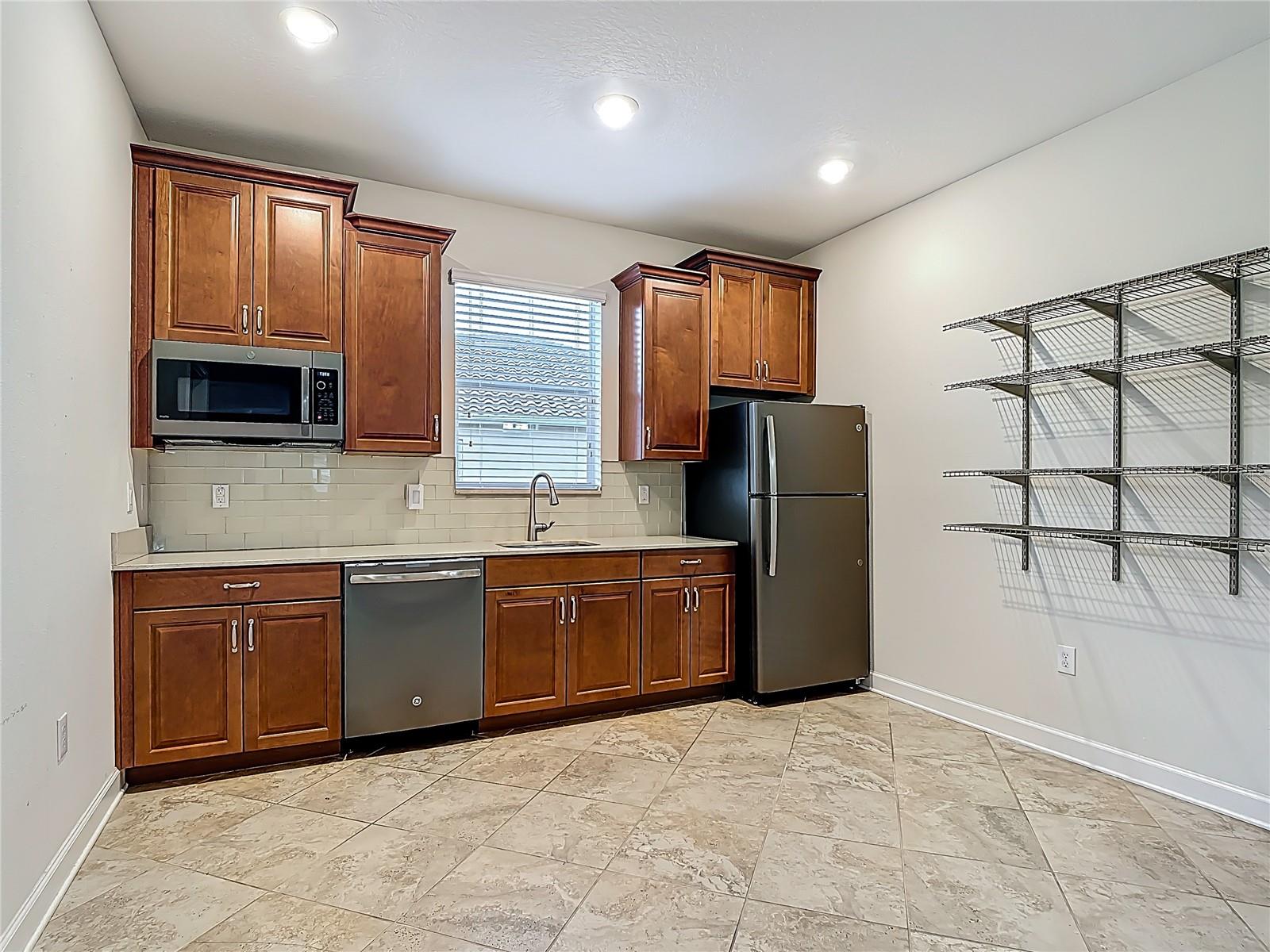 Image 30 of 66 For 2137 Lake Side Avenue