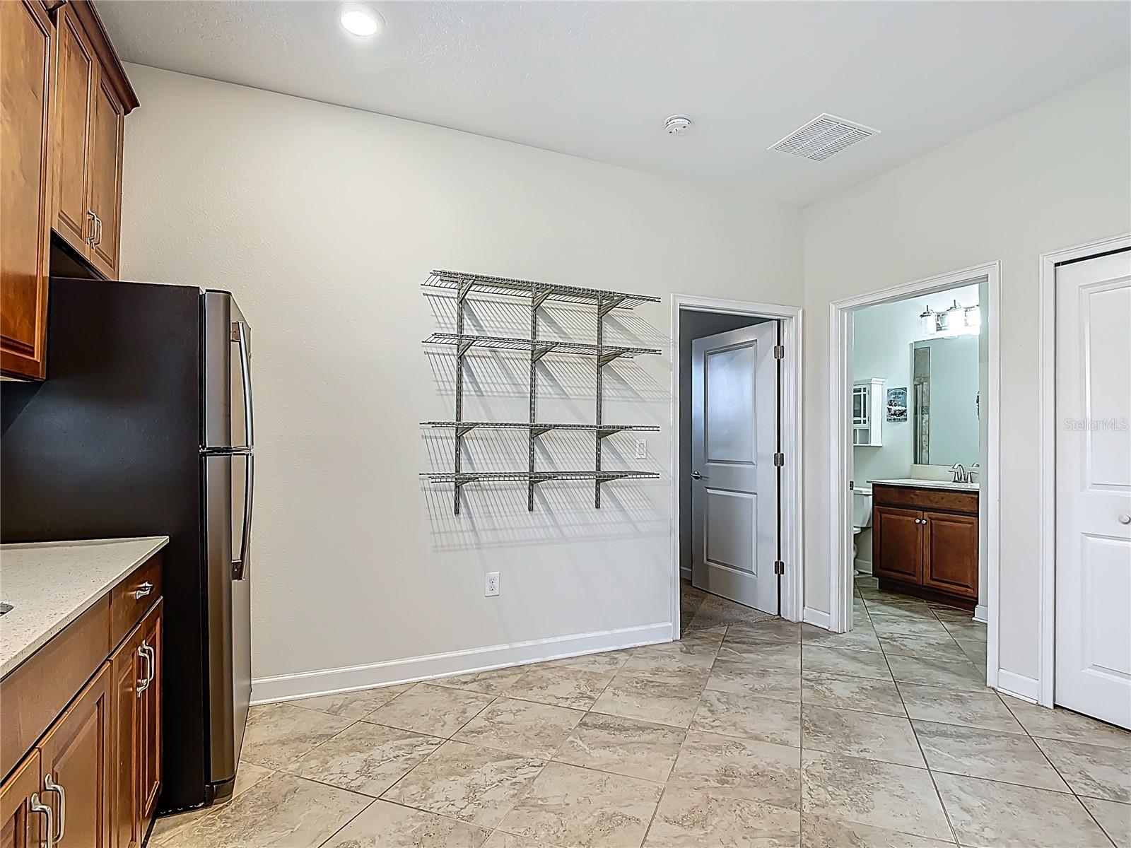 Image 31 of 66 For 2137 Lake Side Avenue