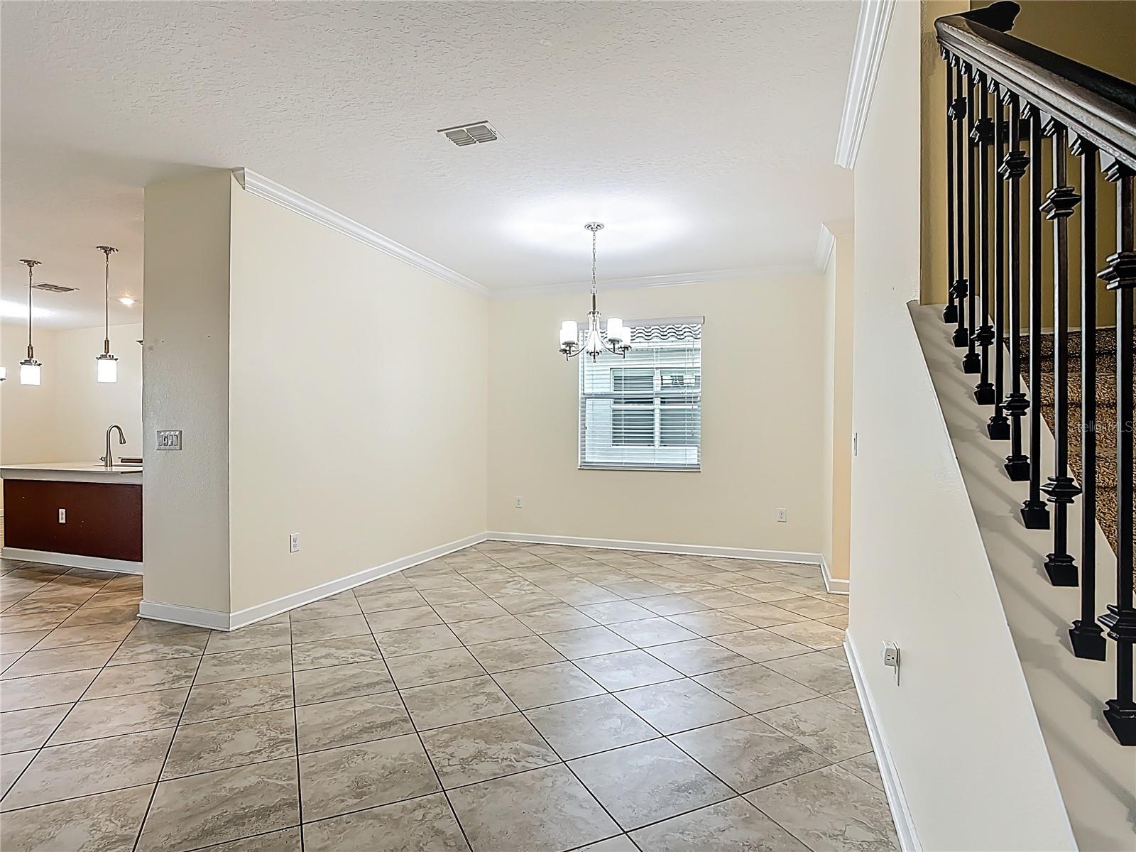 Image 7 of 66 For 2137 Lake Side Avenue