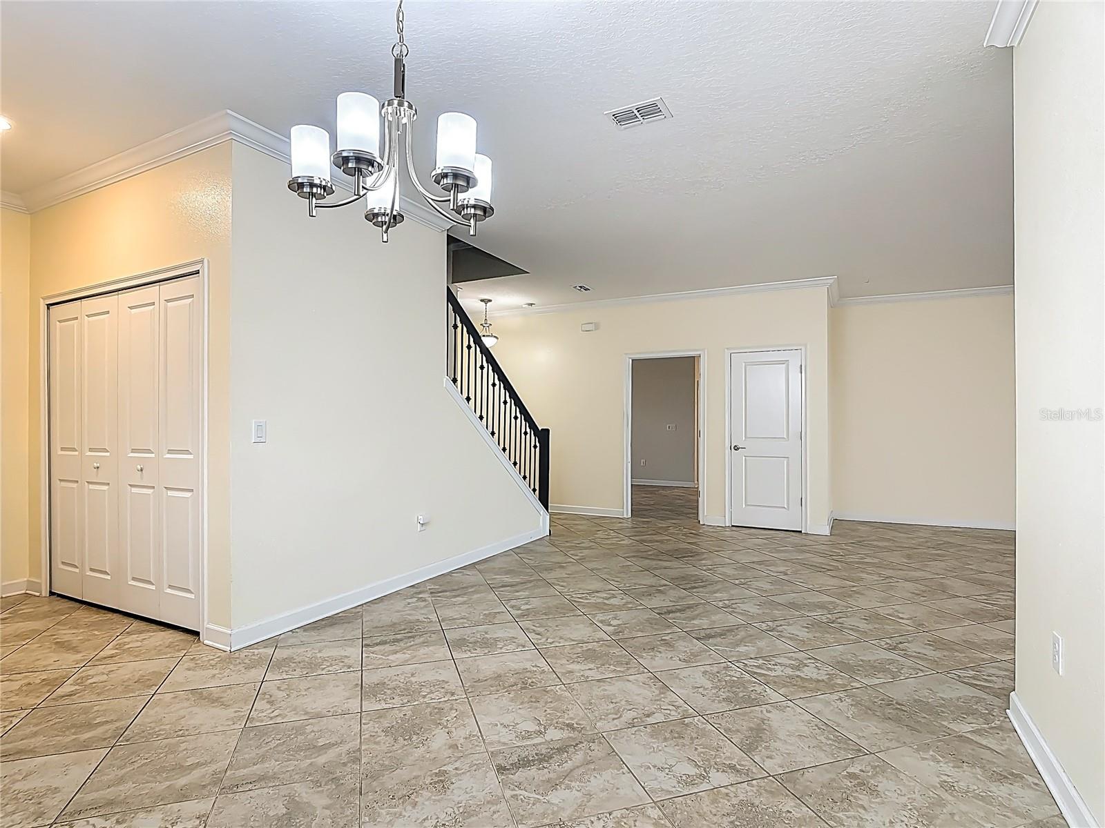 Image 8 of 66 For 2137 Lake Side Avenue