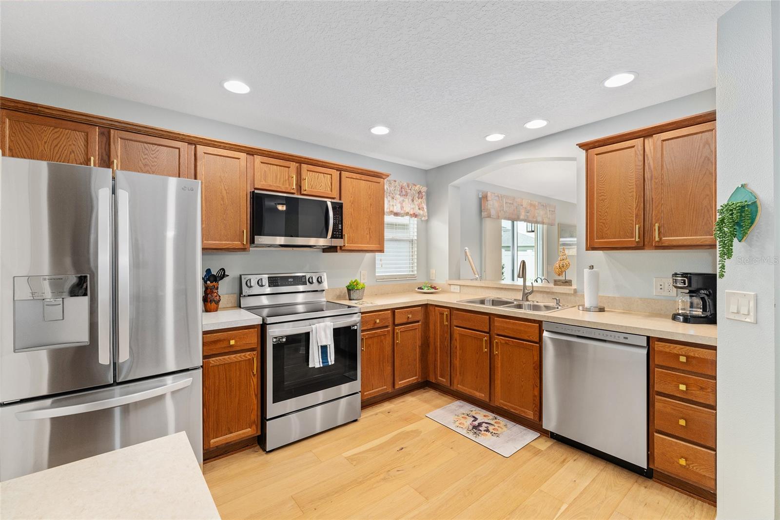 Image 10 of 39 For 2085 Ironton Place