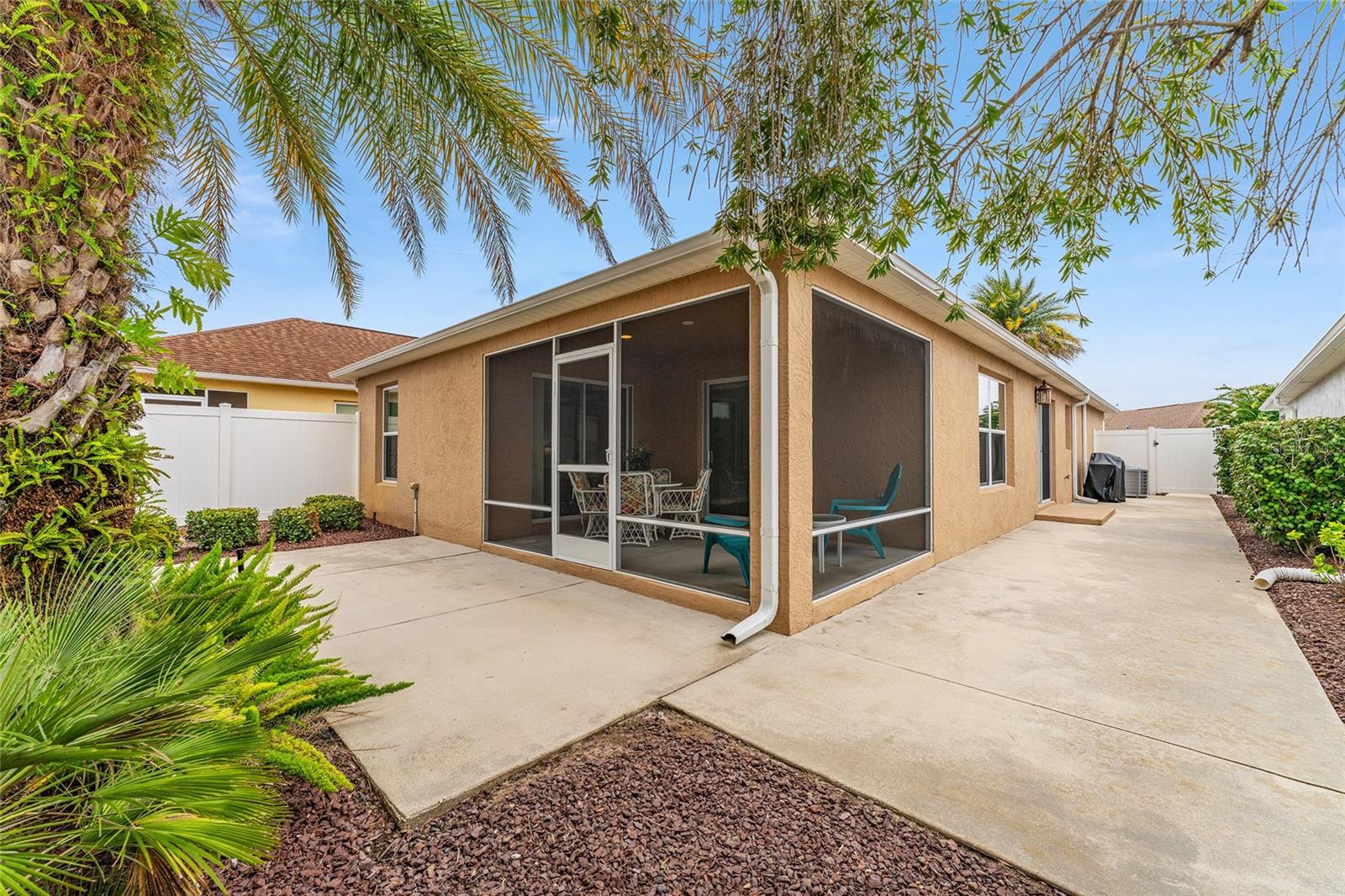 Image 28 of 39 For 2085 Ironton Place