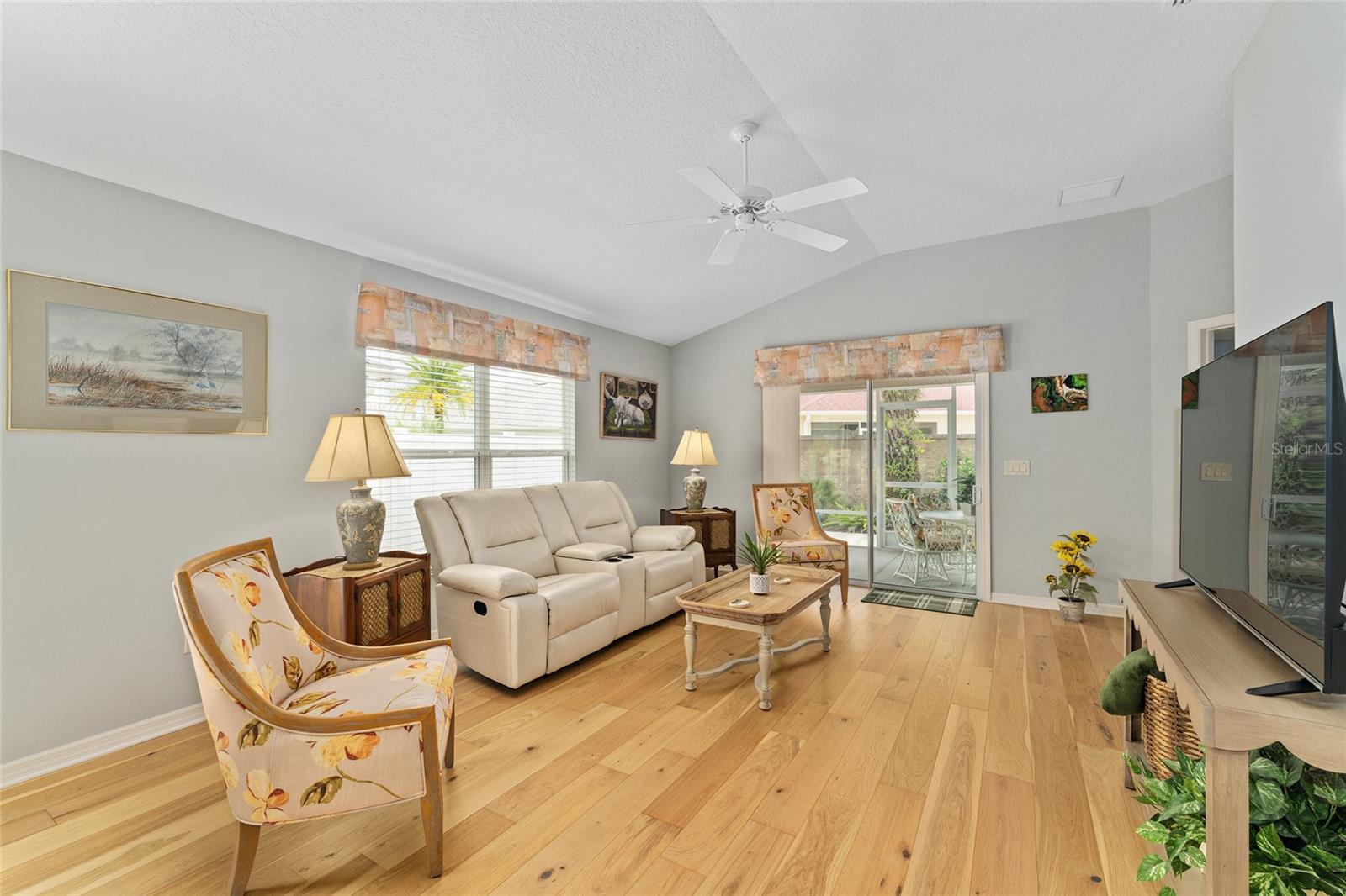 Image 7 of 39 For 2085 Ironton Place