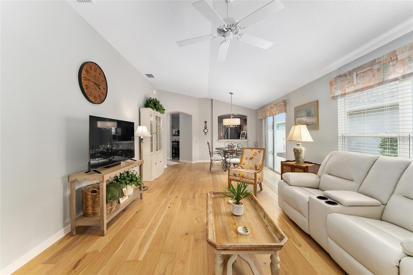 Image 8 of 39 For 2085 Ironton Place
