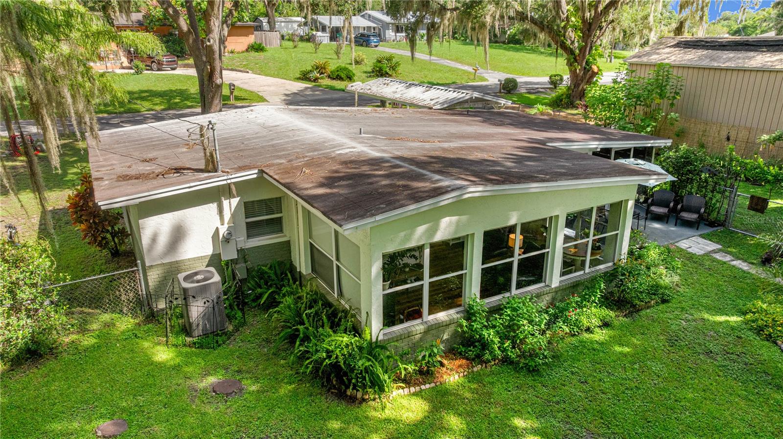Image 40 of 67 For 1885 Westlake Drive