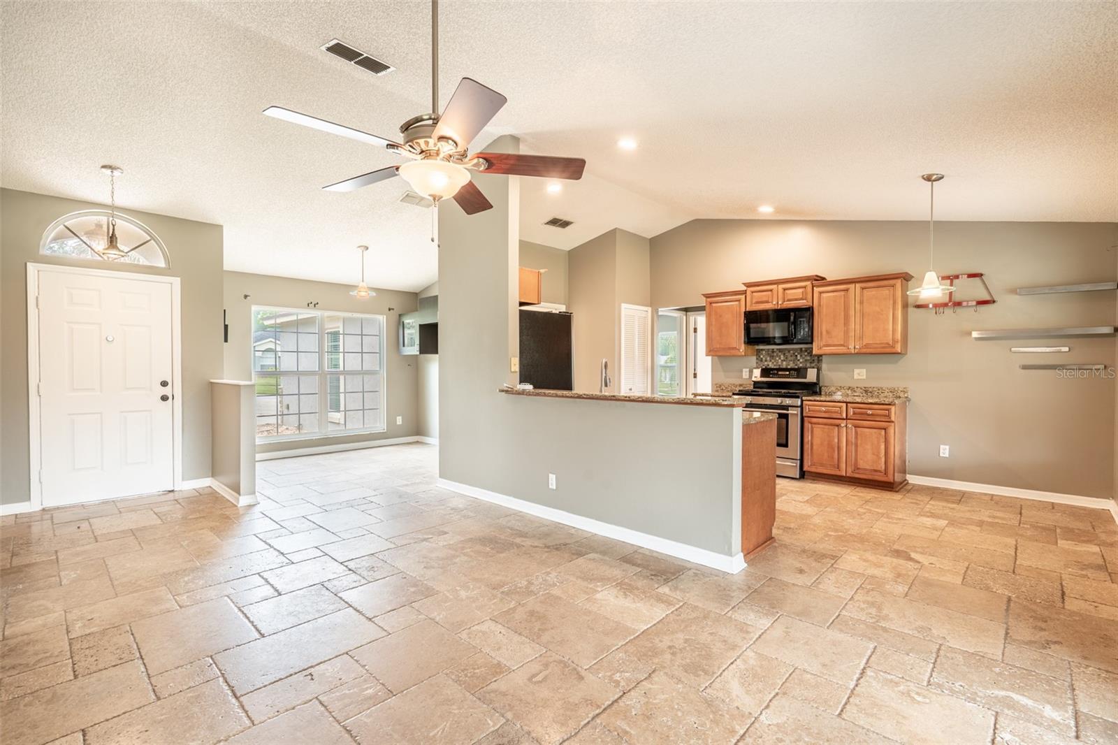 Image 12 of 33 For 15908 Lake Orienta Court