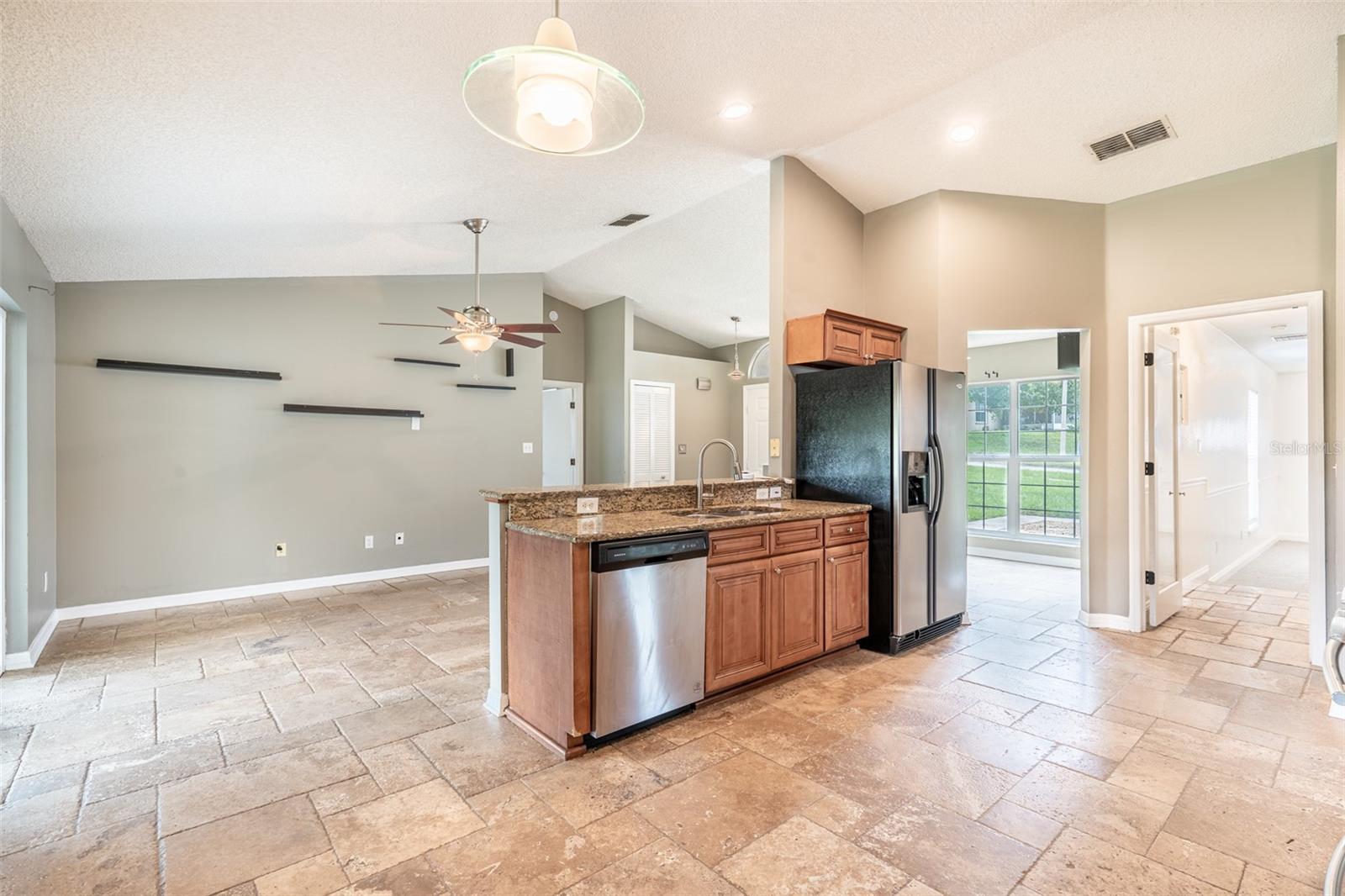 Image 13 of 33 For 15908 Lake Orienta Court