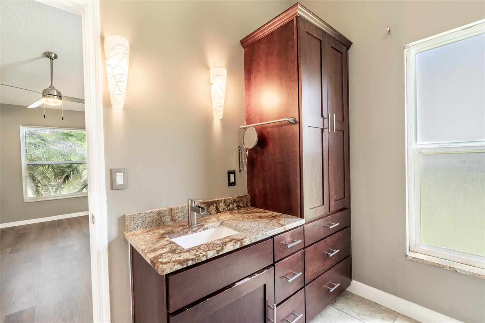 Image 22 of 33 For 15908 Lake Orienta Court