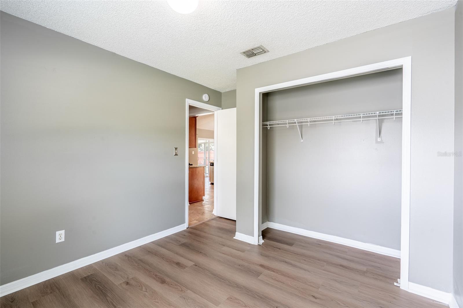 Image 27 of 33 For 15908 Lake Orienta Court