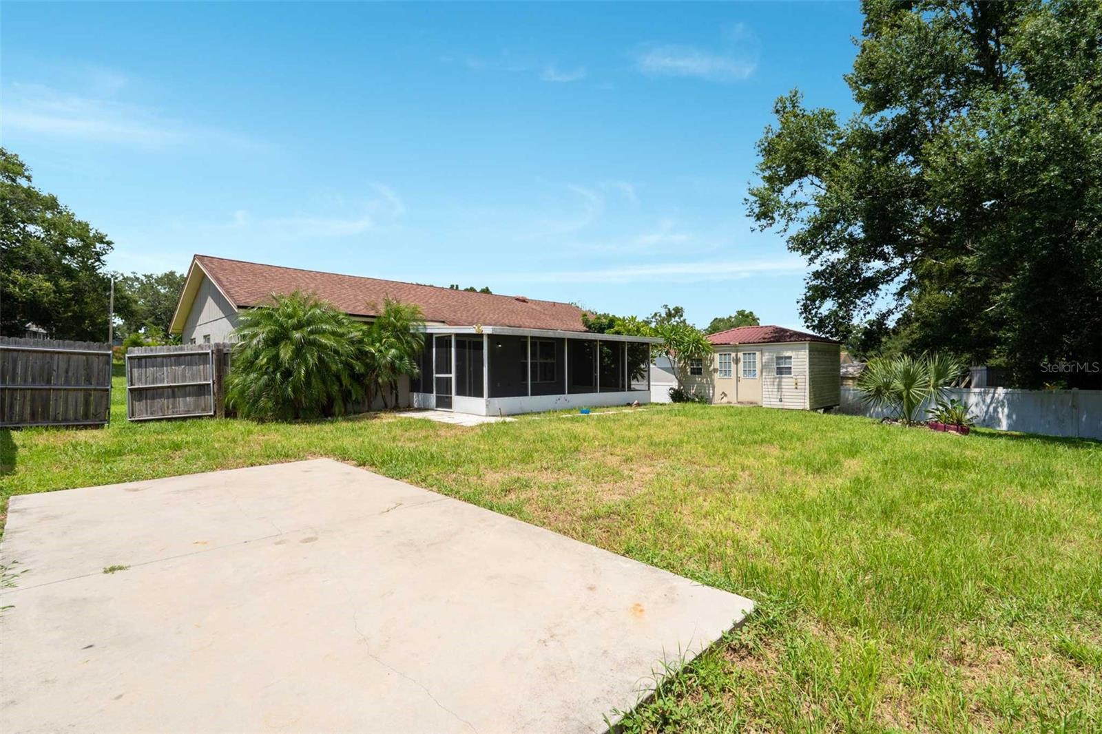 Image 30 of 33 For 15908 Lake Orienta Court