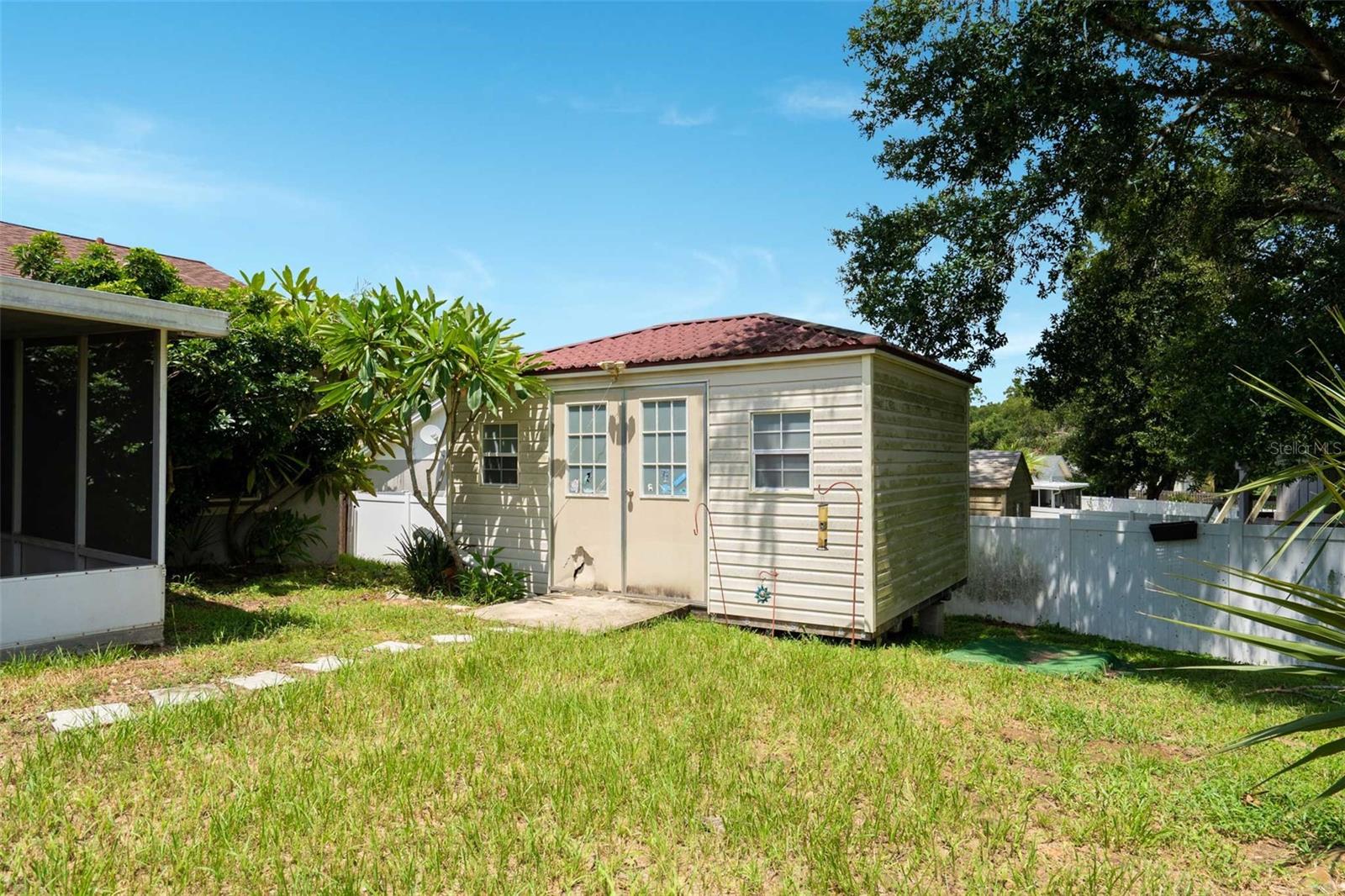 Image 32 of 33 For 15908 Lake Orienta Court