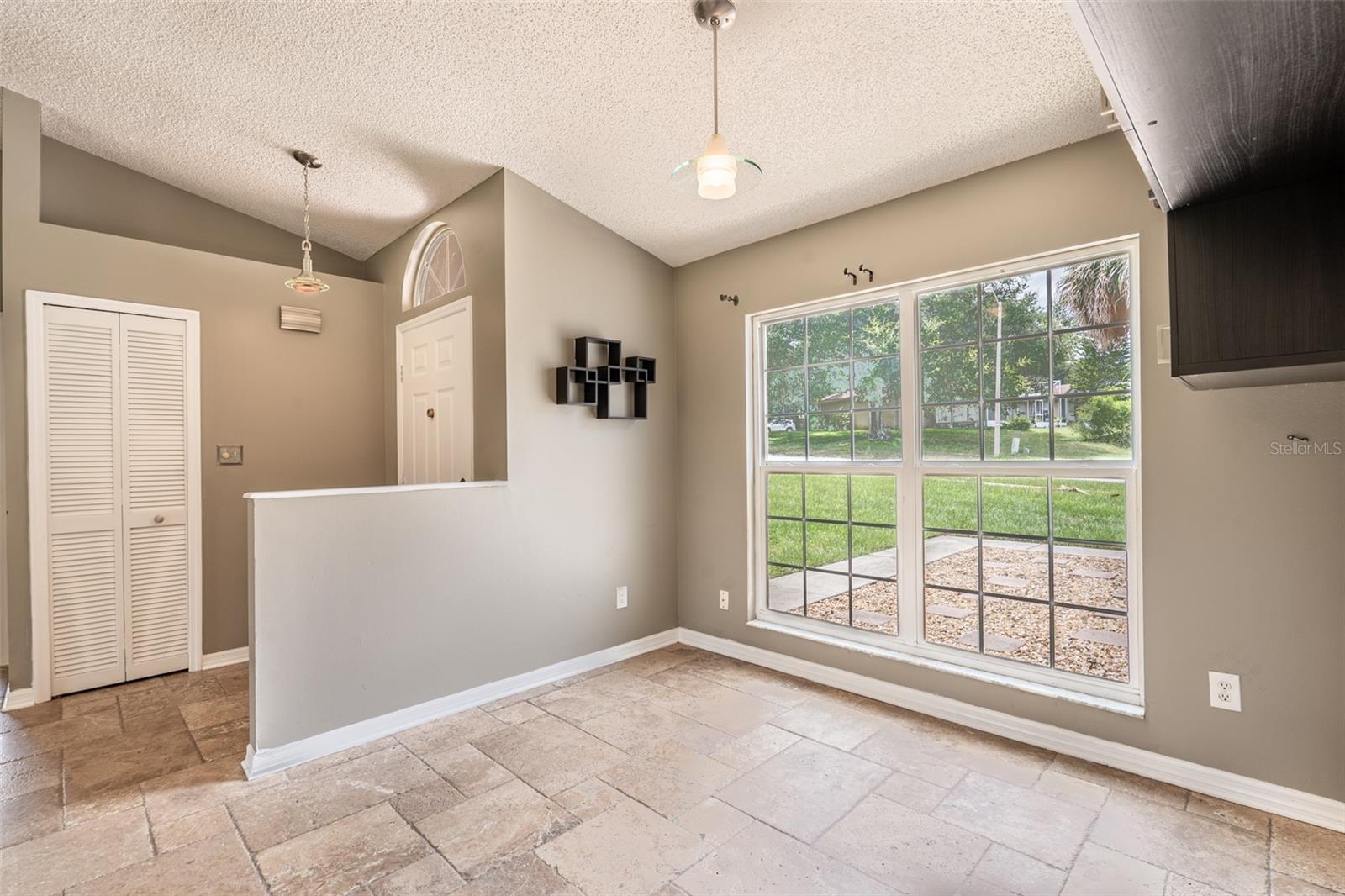 Image 7 of 33 For 15908 Lake Orienta Court