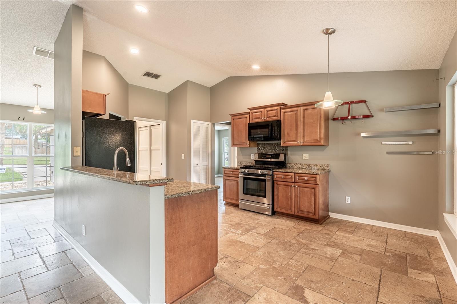 Image 8 of 33 For 15908 Lake Orienta Court