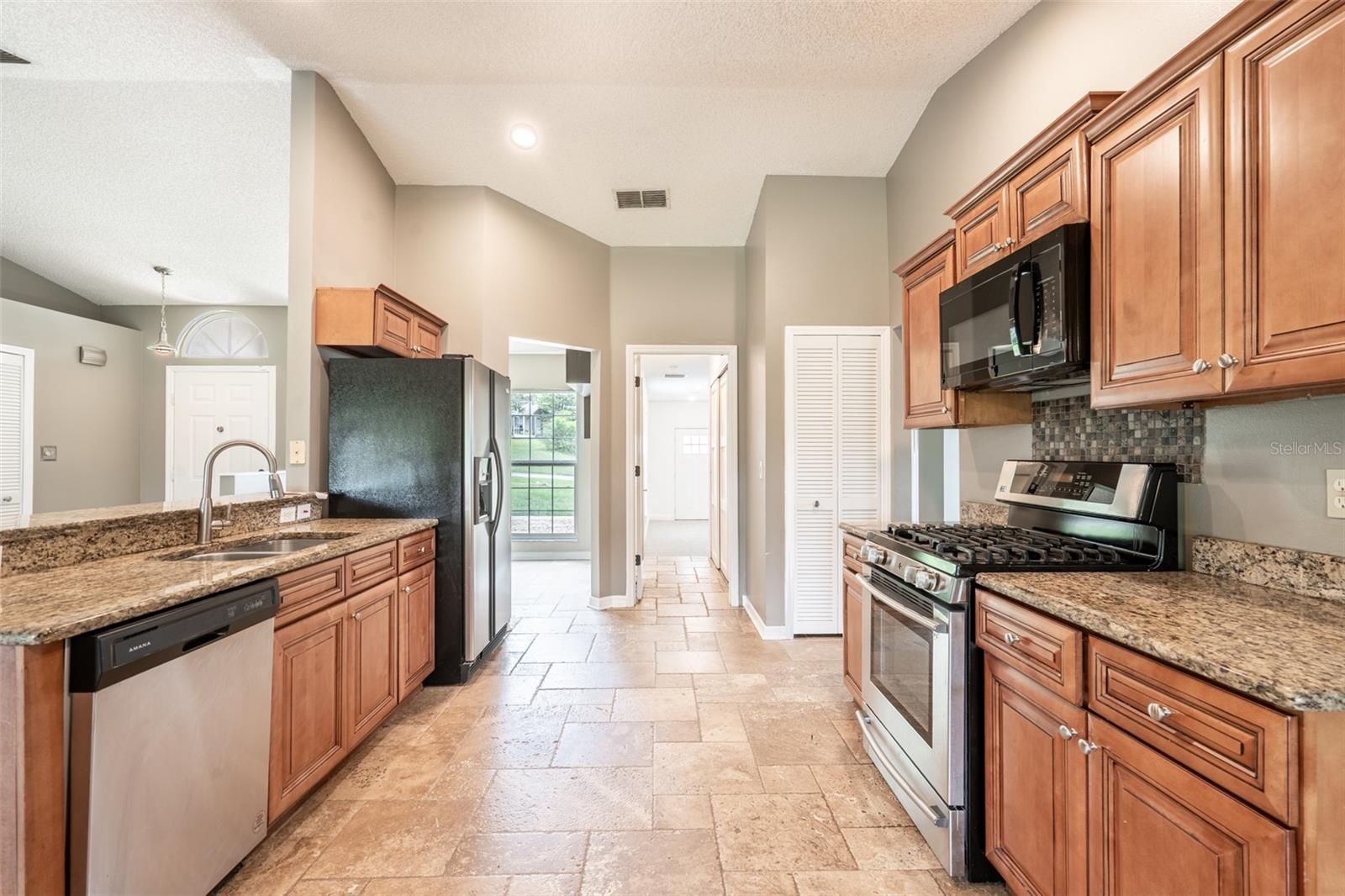 Image 9 of 33 For 15908 Lake Orienta Court