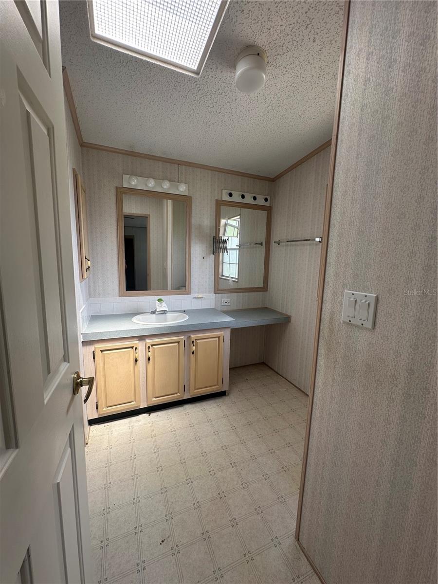 Image 10 of 11 For 3009 Manatee Road