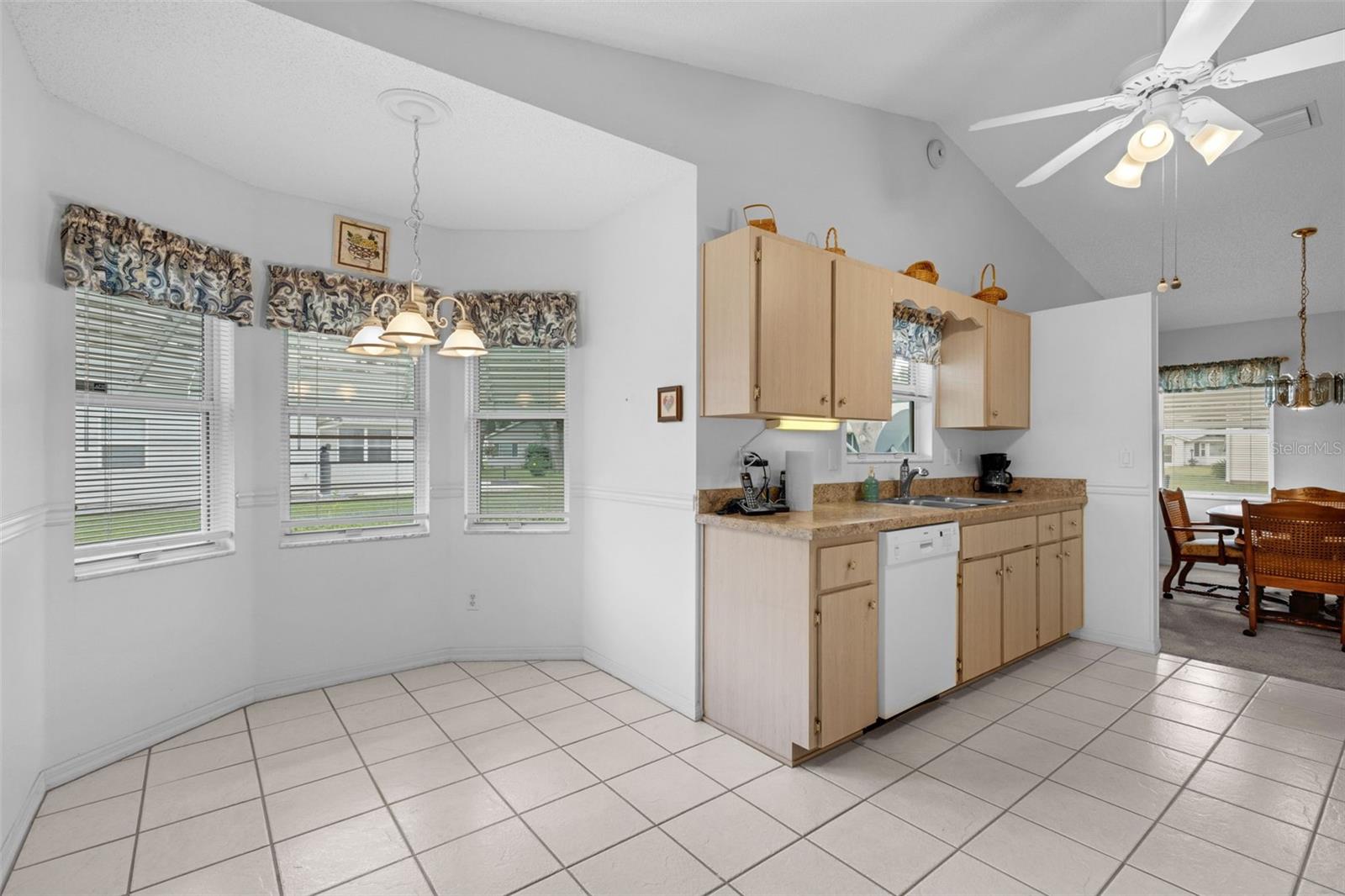 Image 11 of 33 For 6033 Wade Street