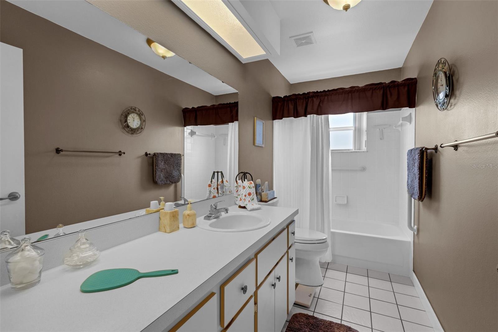Image 19 of 33 For 6033 Wade Street