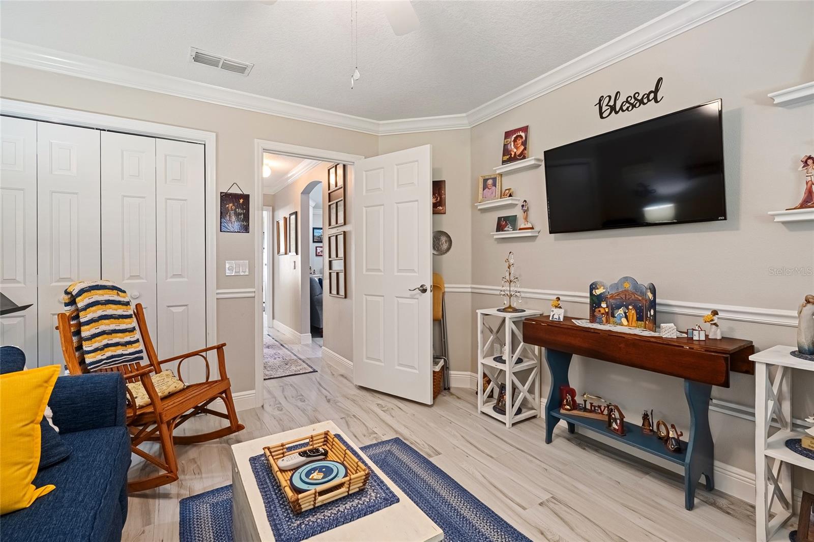 Image 19 of 22 For 919 Camino Del Rey Drive