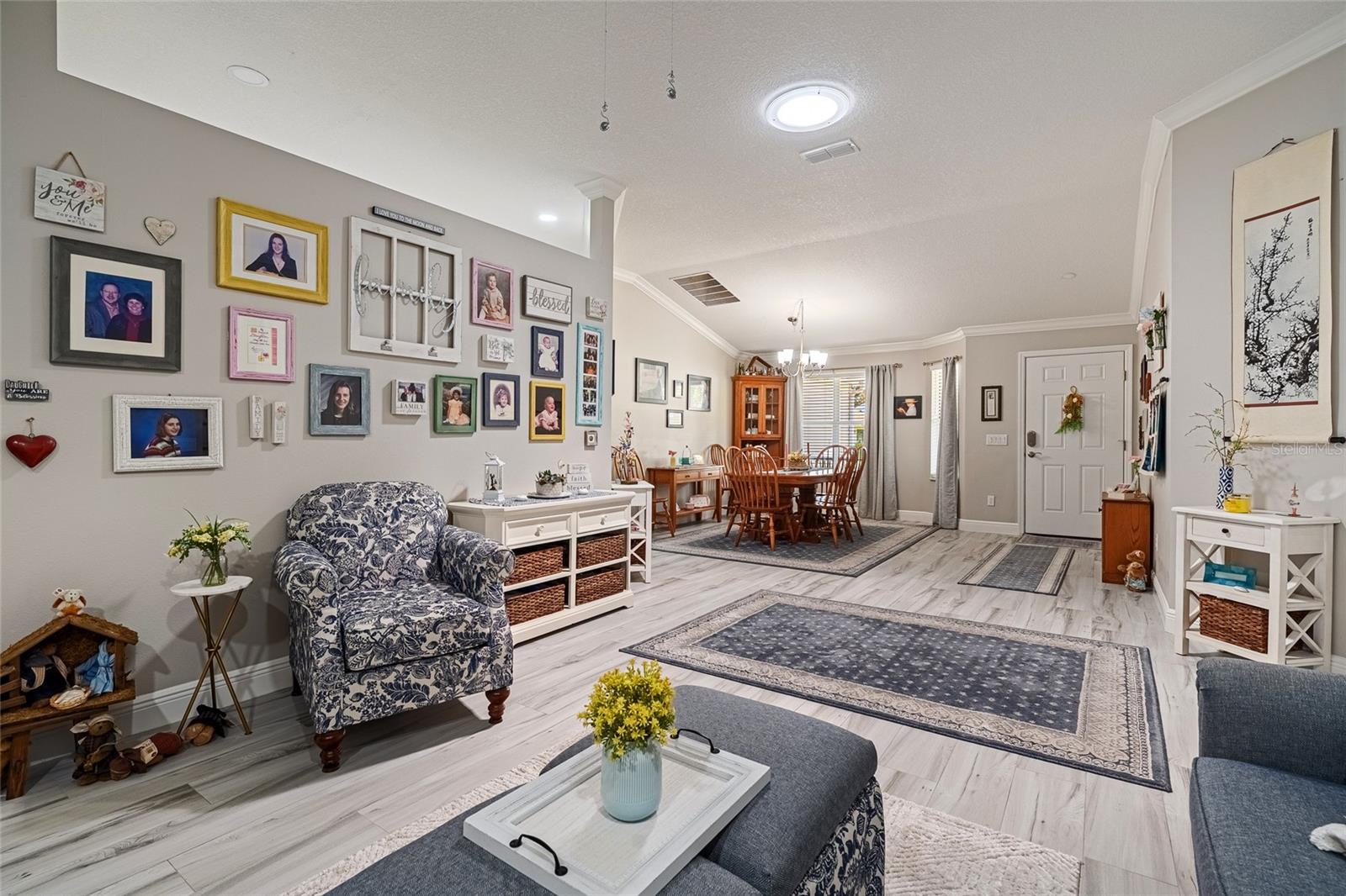 Image 5 of 22 For 919 Camino Del Rey Drive