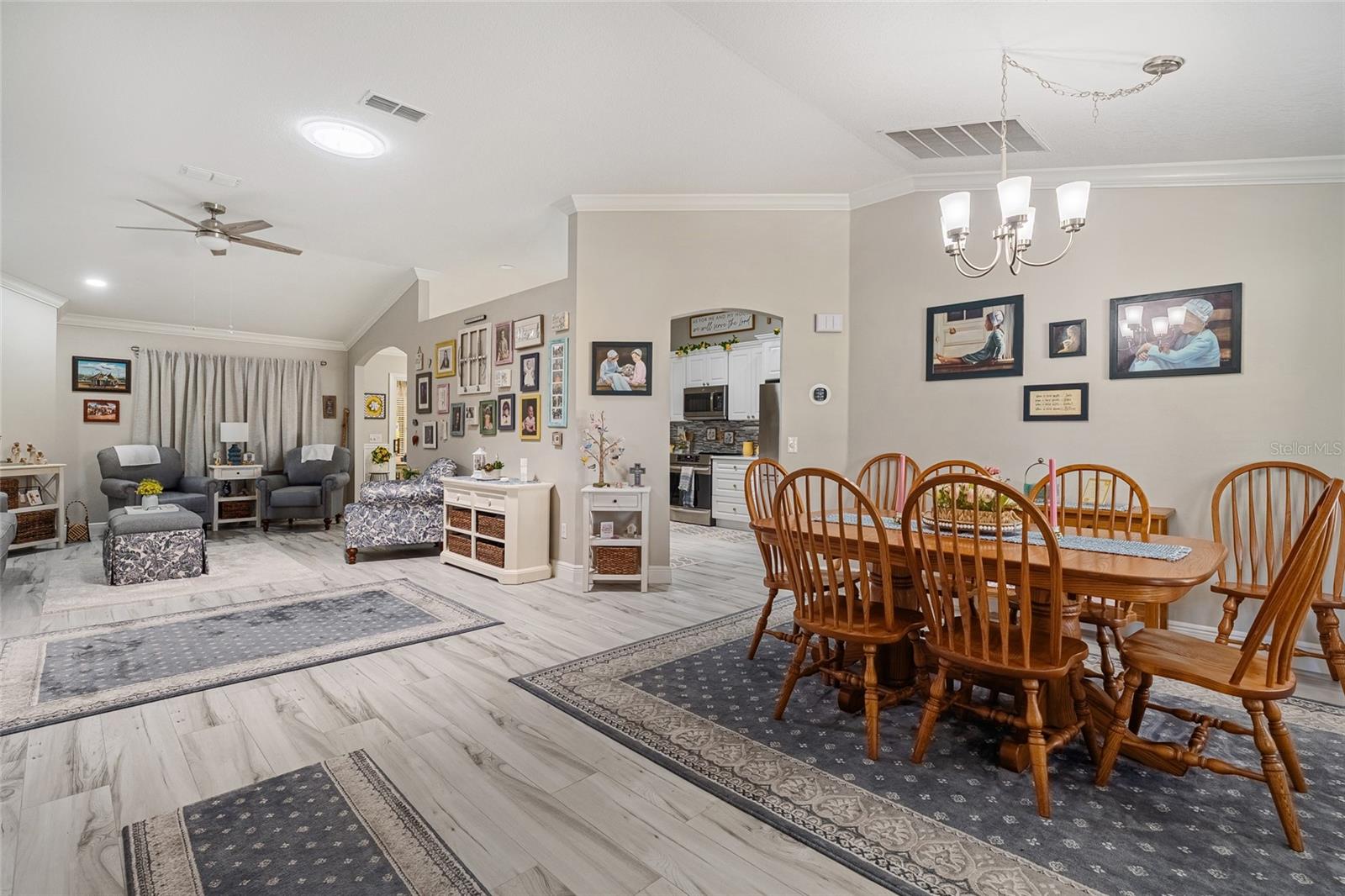 Image 6 of 22 For 919 Camino Del Rey Drive