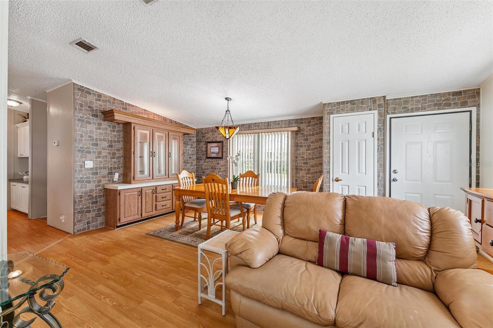 Image 8 of 53 For 107 Lake Shore Circle
