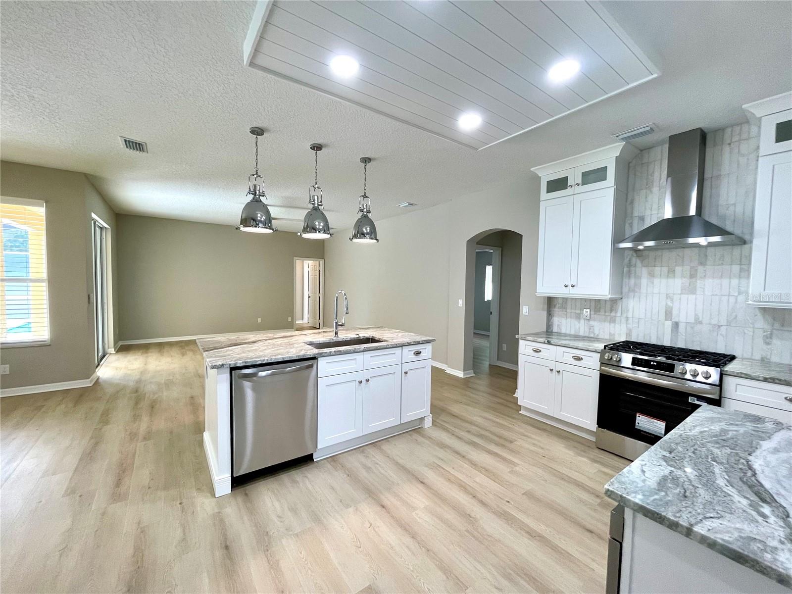 Image 12 of 31 For 3840 Glenford Drive