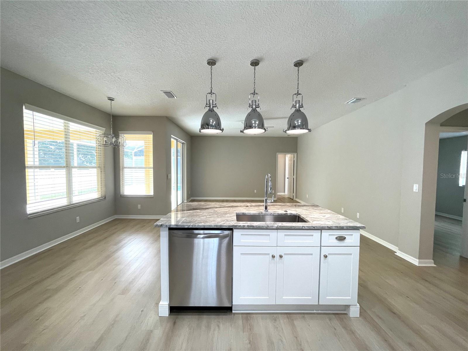 Image 9 of 31 For 3840 Glenford Drive