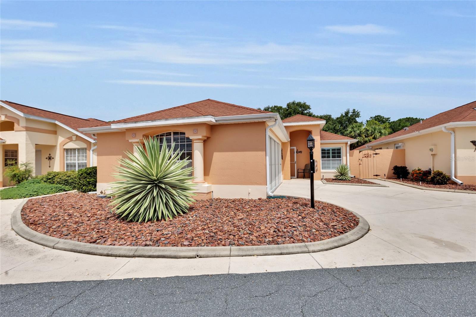 Details for 916 Medira Drive, LADY LAKE, FL 32159