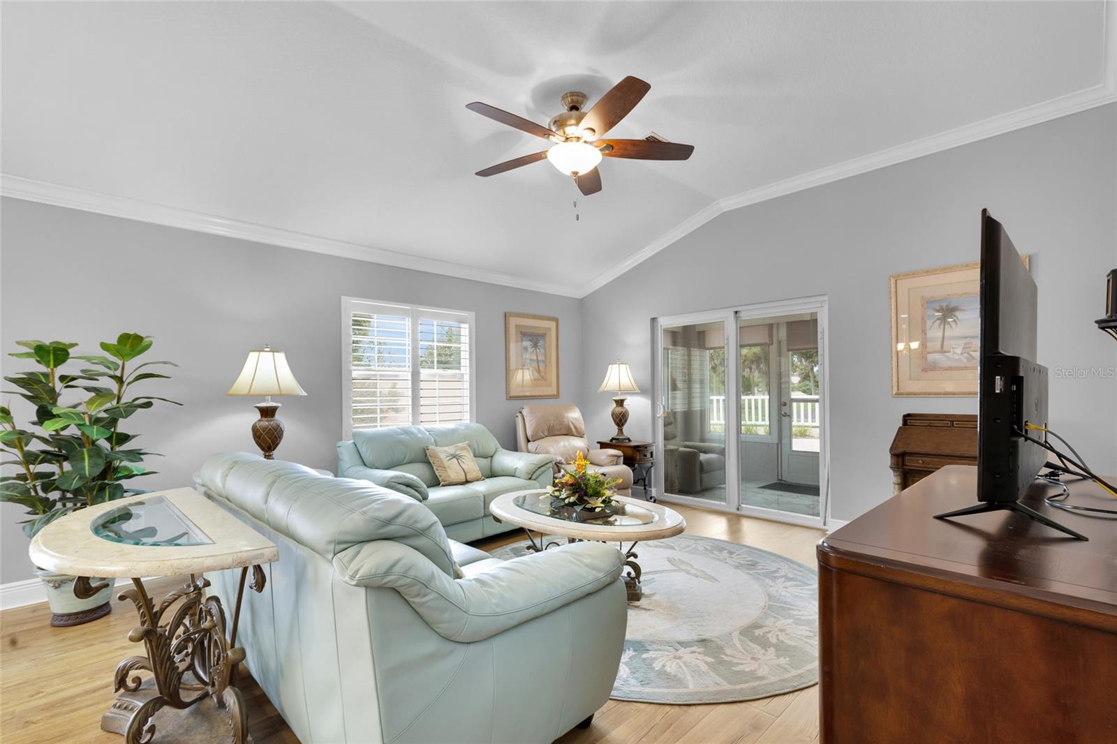 Image 13 of 43 For 916 Medira Drive