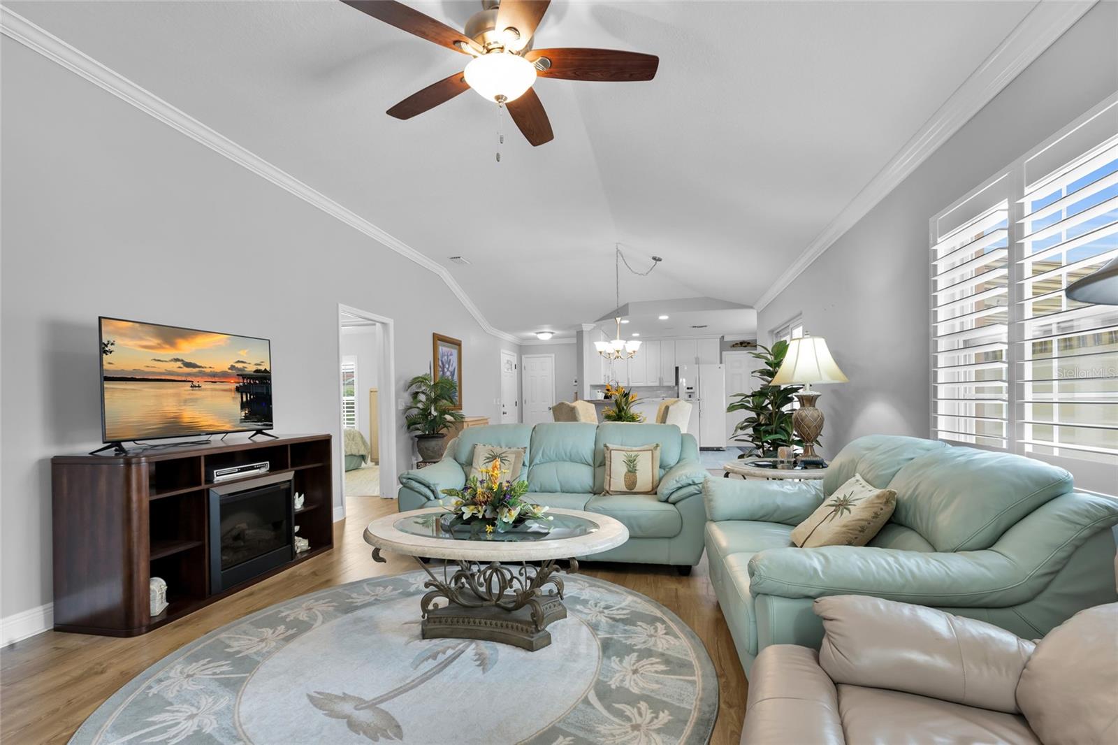 Image 14 of 43 For 916 Medira Drive