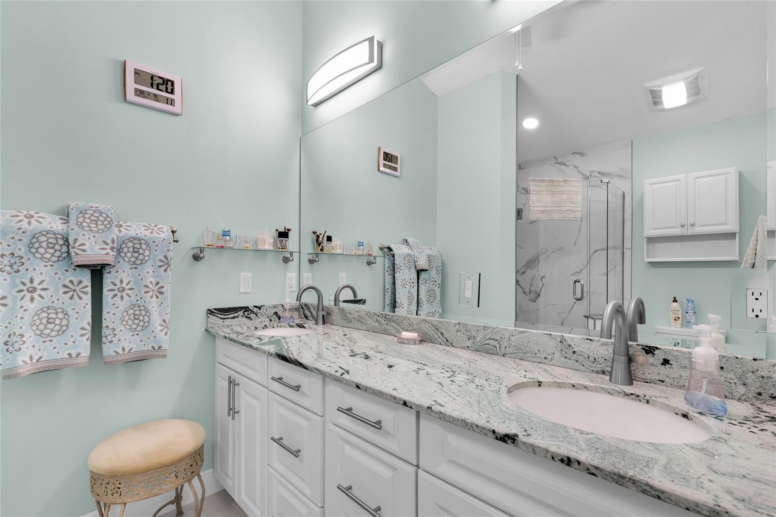 Image 17 of 43 For 916 Medira Drive