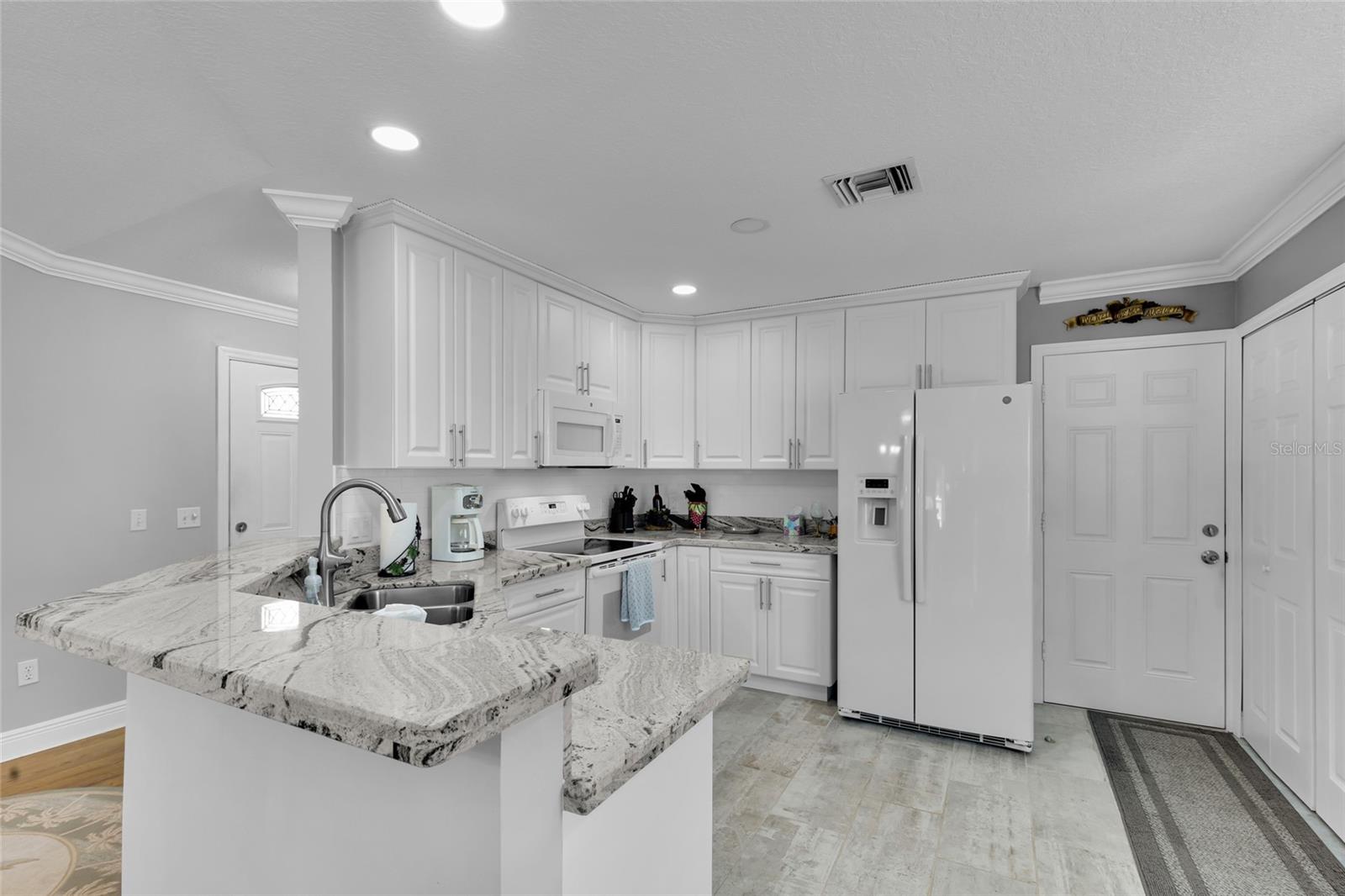 Image 8 of 43 For 916 Medira Drive