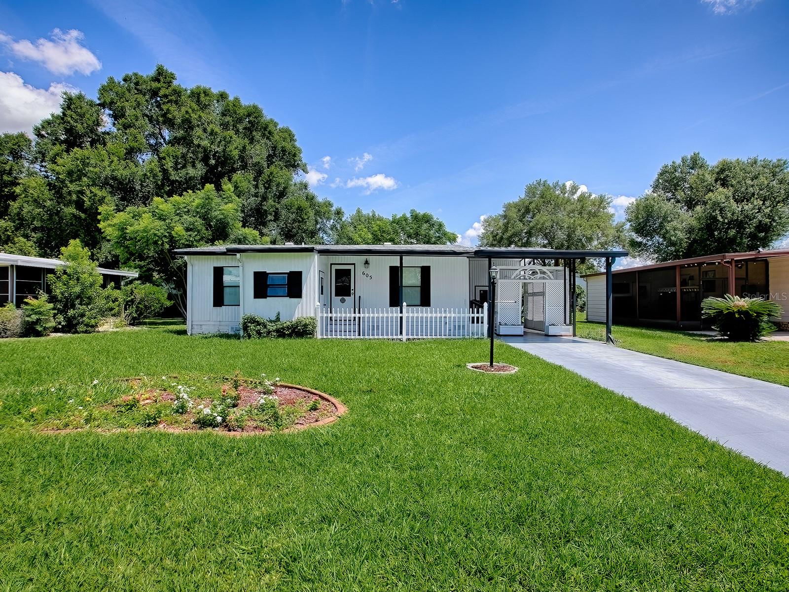 Details for 605 Jason Drive, LADY LAKE, FL 32159