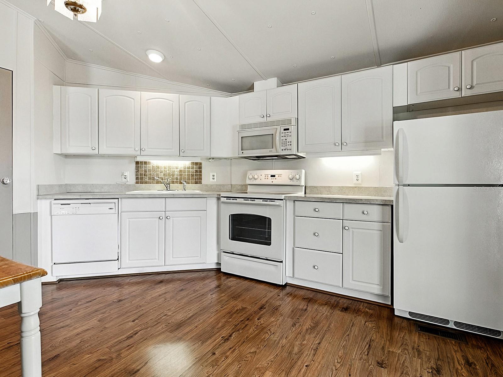 Image 11 of 36 For 605 Jason Drive