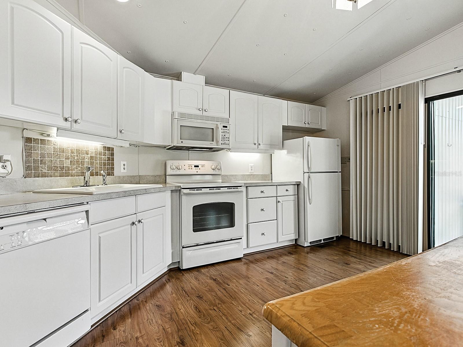 Image 13 of 36 For 605 Jason Drive