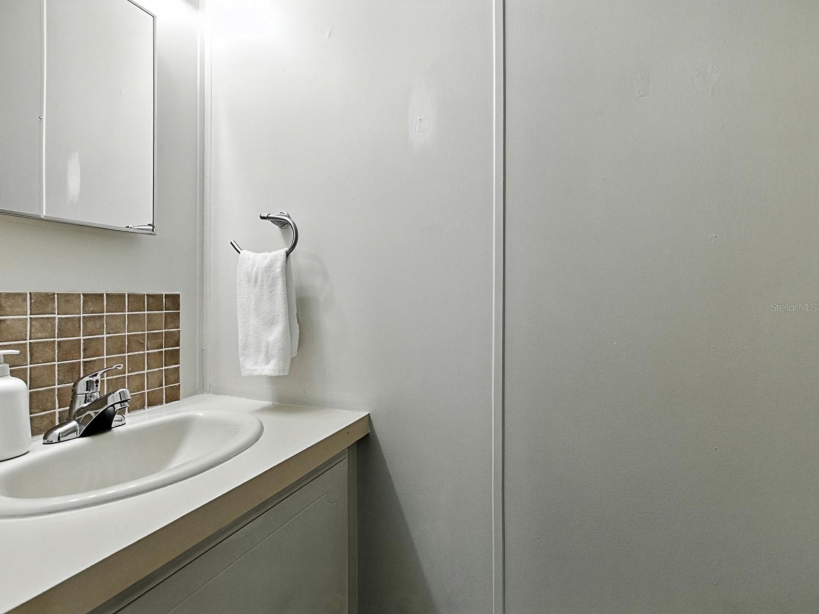 Image 19 of 36 For 605 Jason Drive