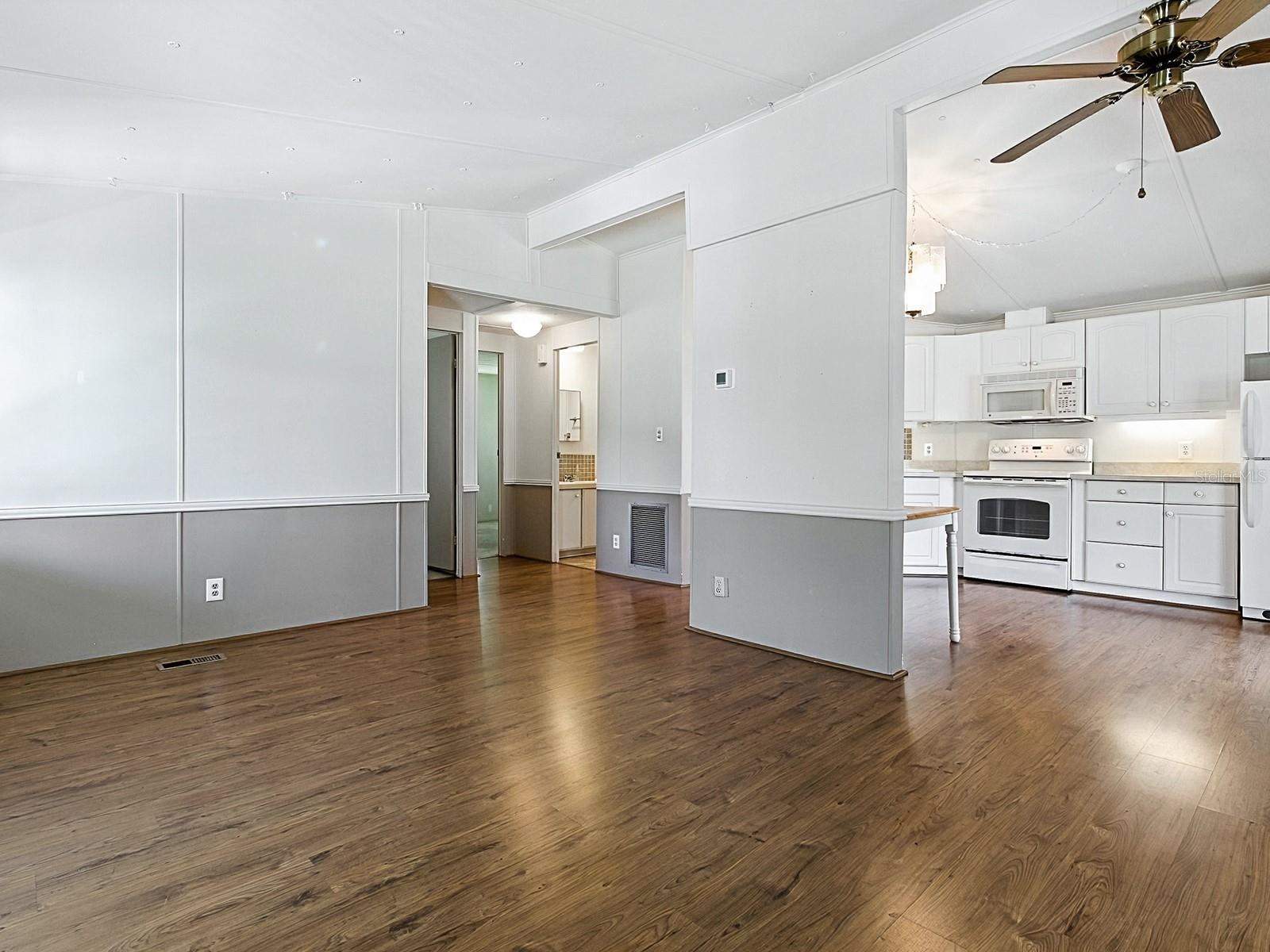 Image 9 of 36 For 605 Jason Drive