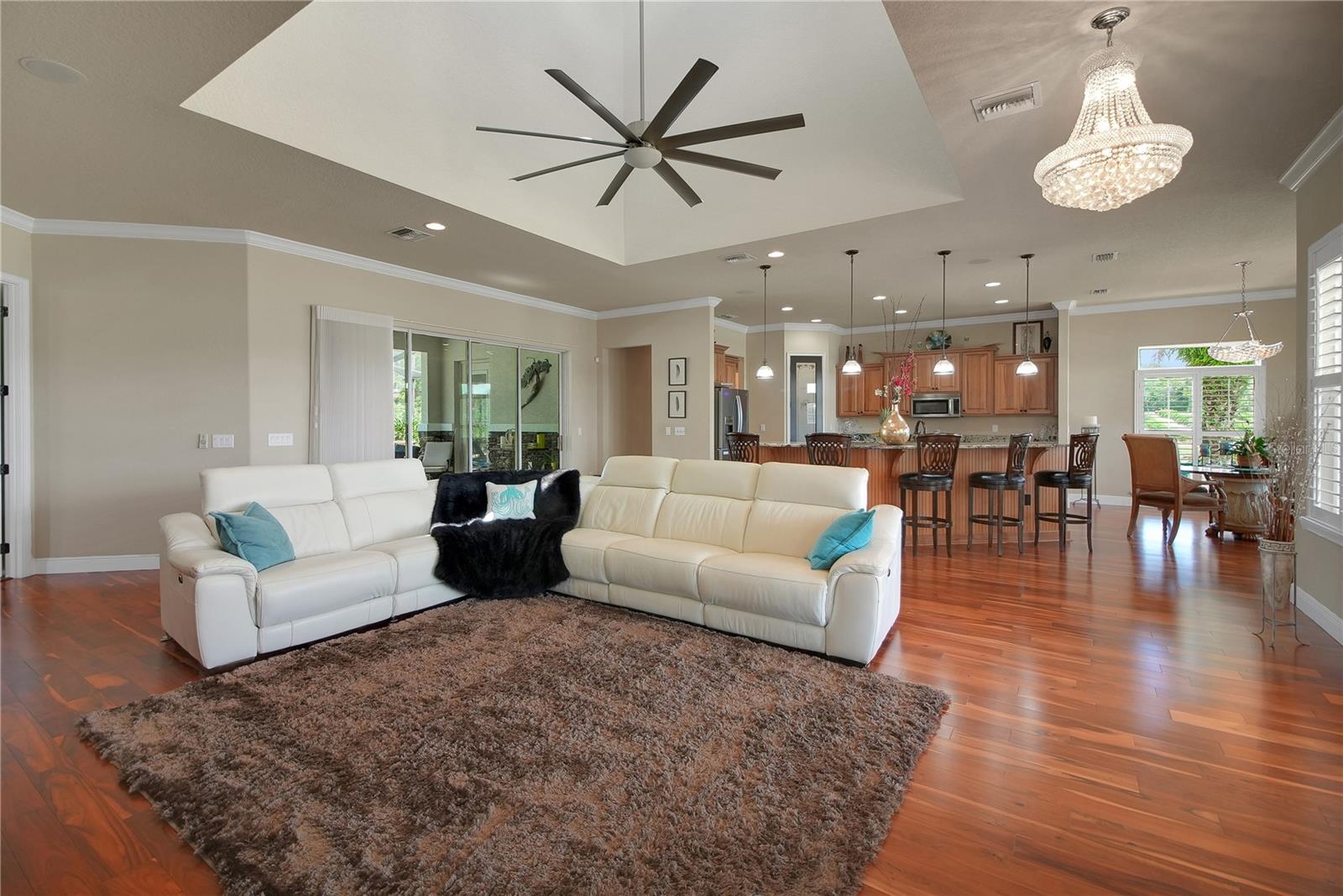 Listing photo id 9 for 16982 Highway 42