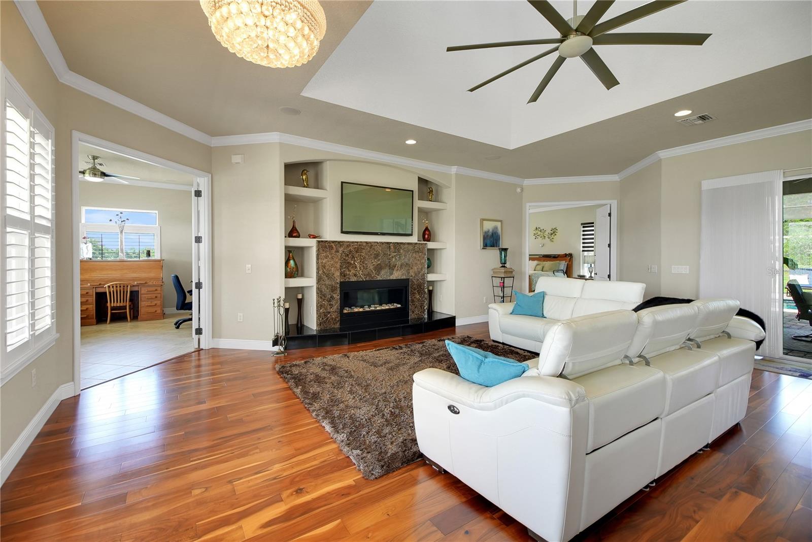 Listing photo id 10 for 16982 Highway 42