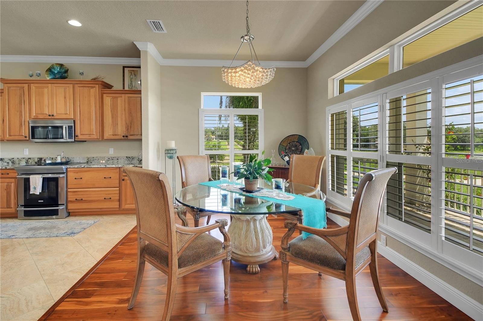 Listing photo id 14 for 16982 Highway 42