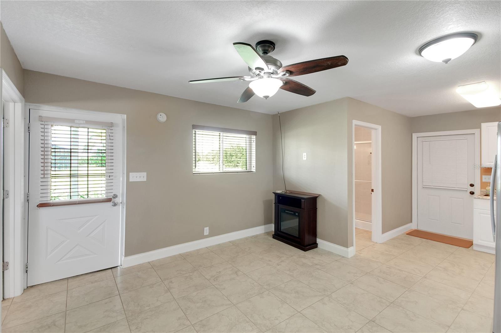 Listing photo id 59 for 16982 Highway 42