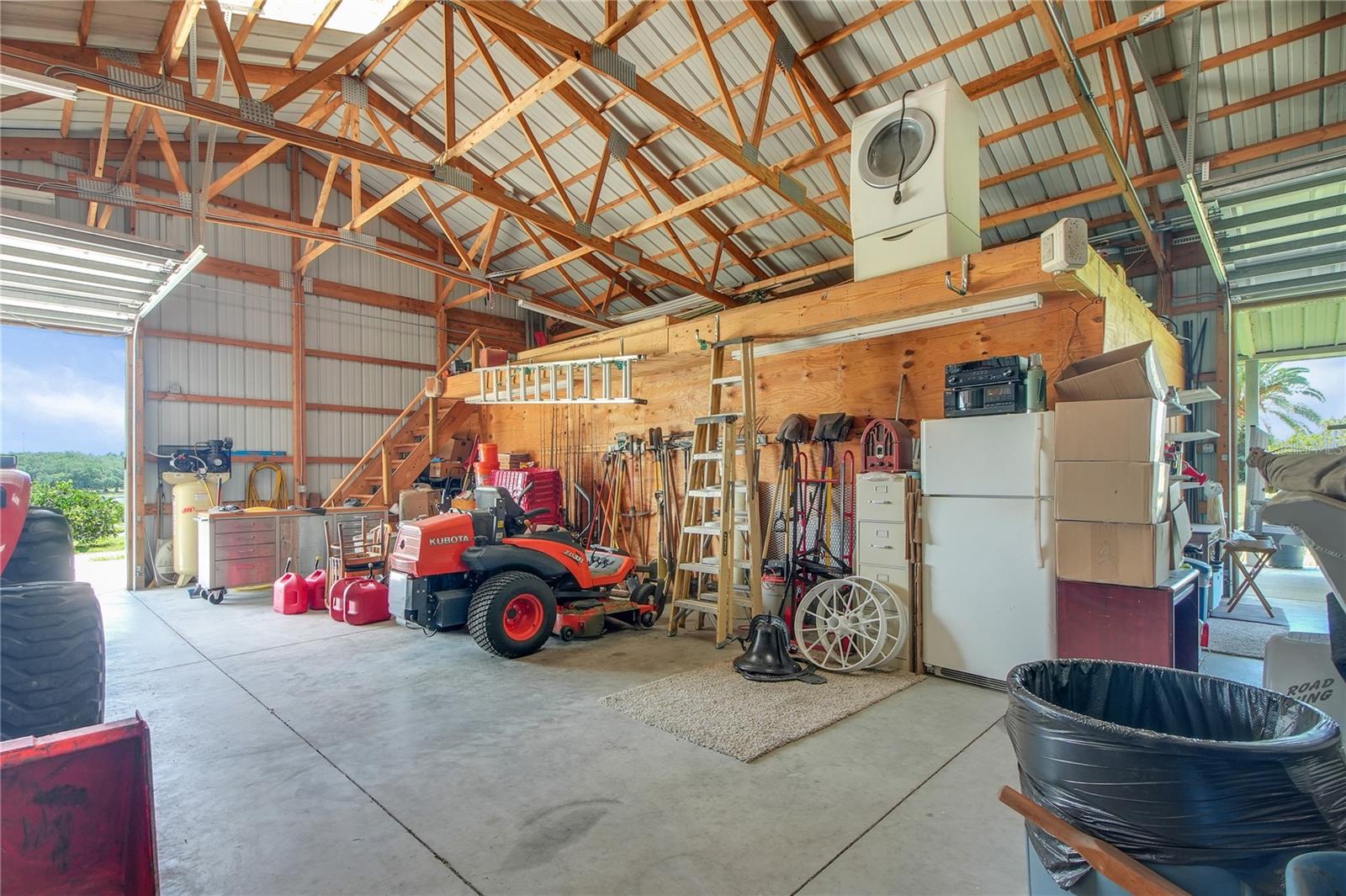 Listing photo id 64 for 16982 Highway 42
