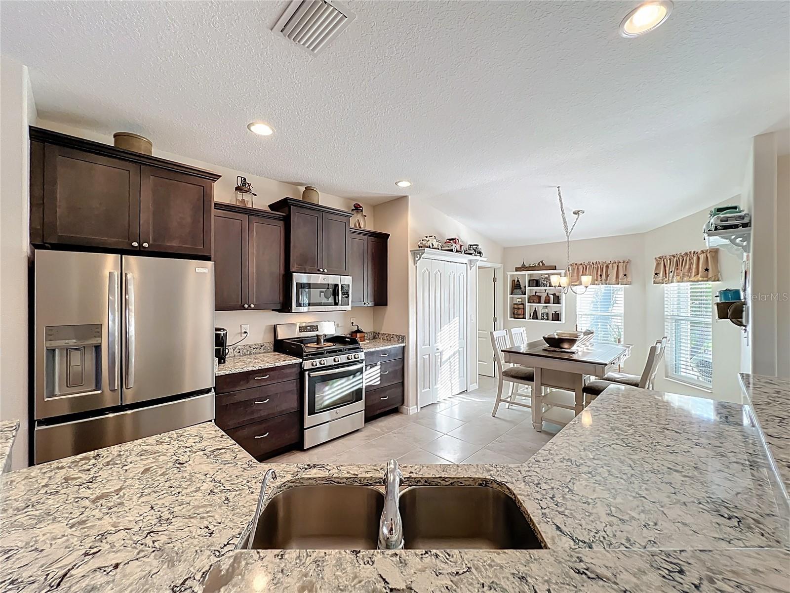 Image 18 of 92 For 27031 Roanoke Drive