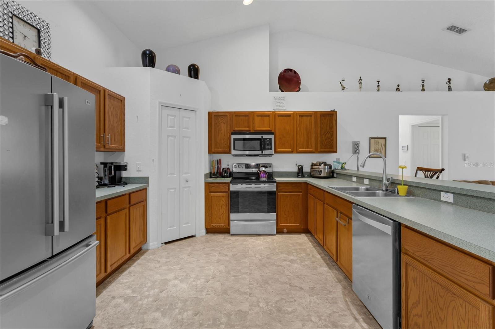 Image 11 of 31 For 1154 Stratton Avenue