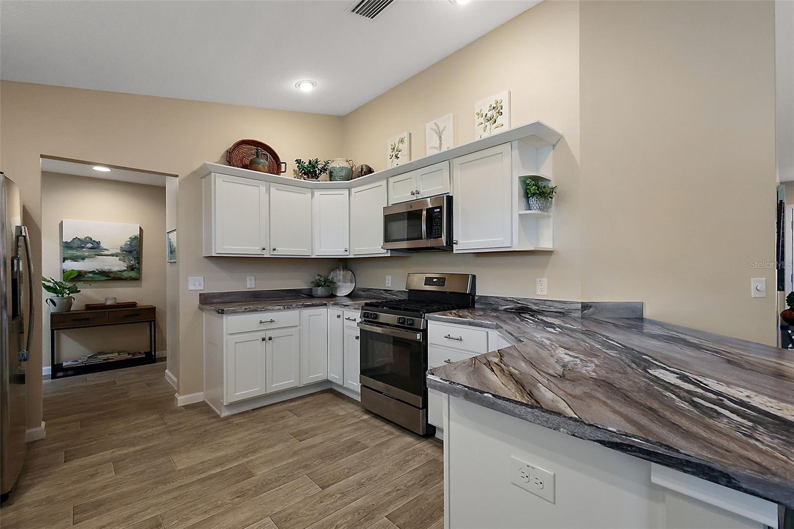 Image 4 of 31 For 5719 Barraw Terrace
